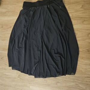 HALARA Black A-Line Skirt
